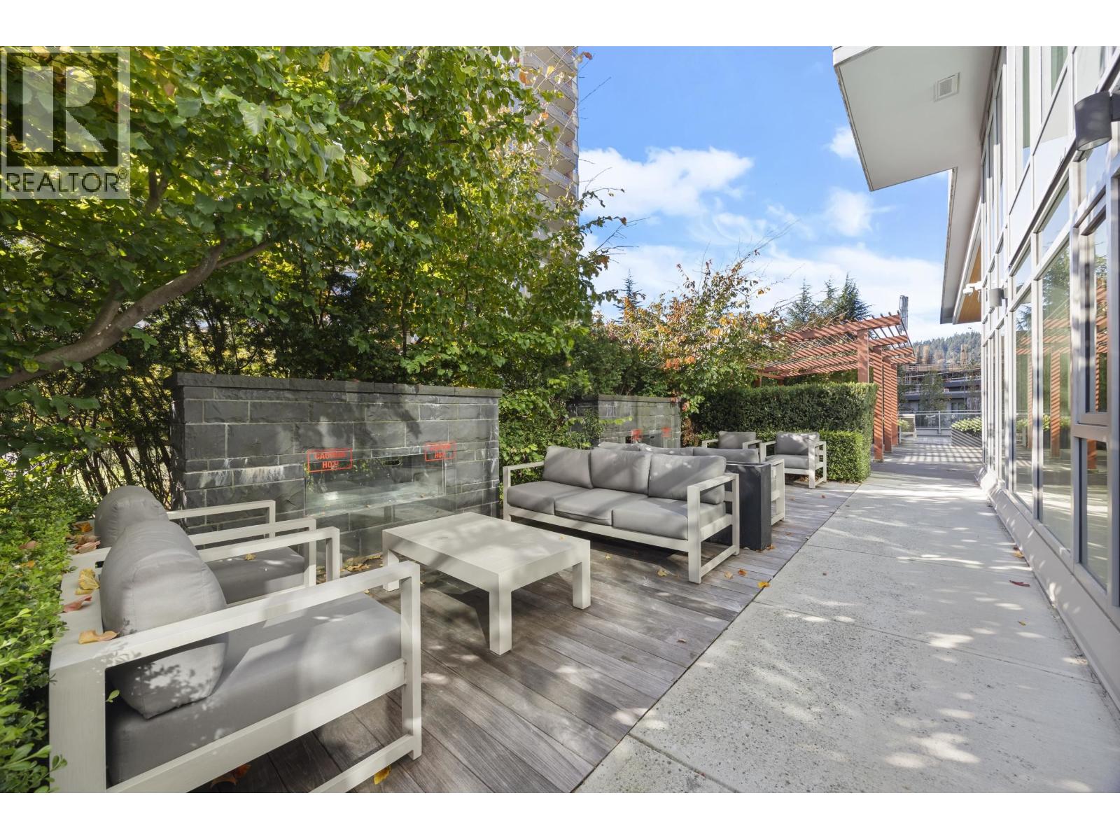 1401 520 Como Lake Avenue Property Photo 28