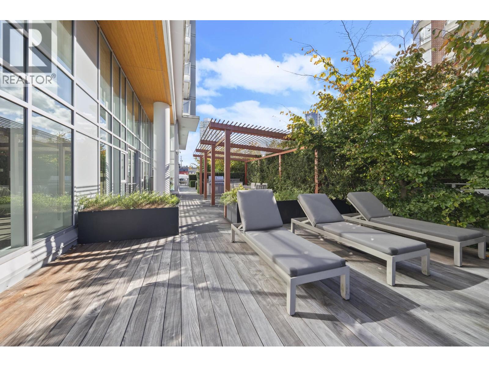 1401 520 Como Lake Avenue Property Photo 30