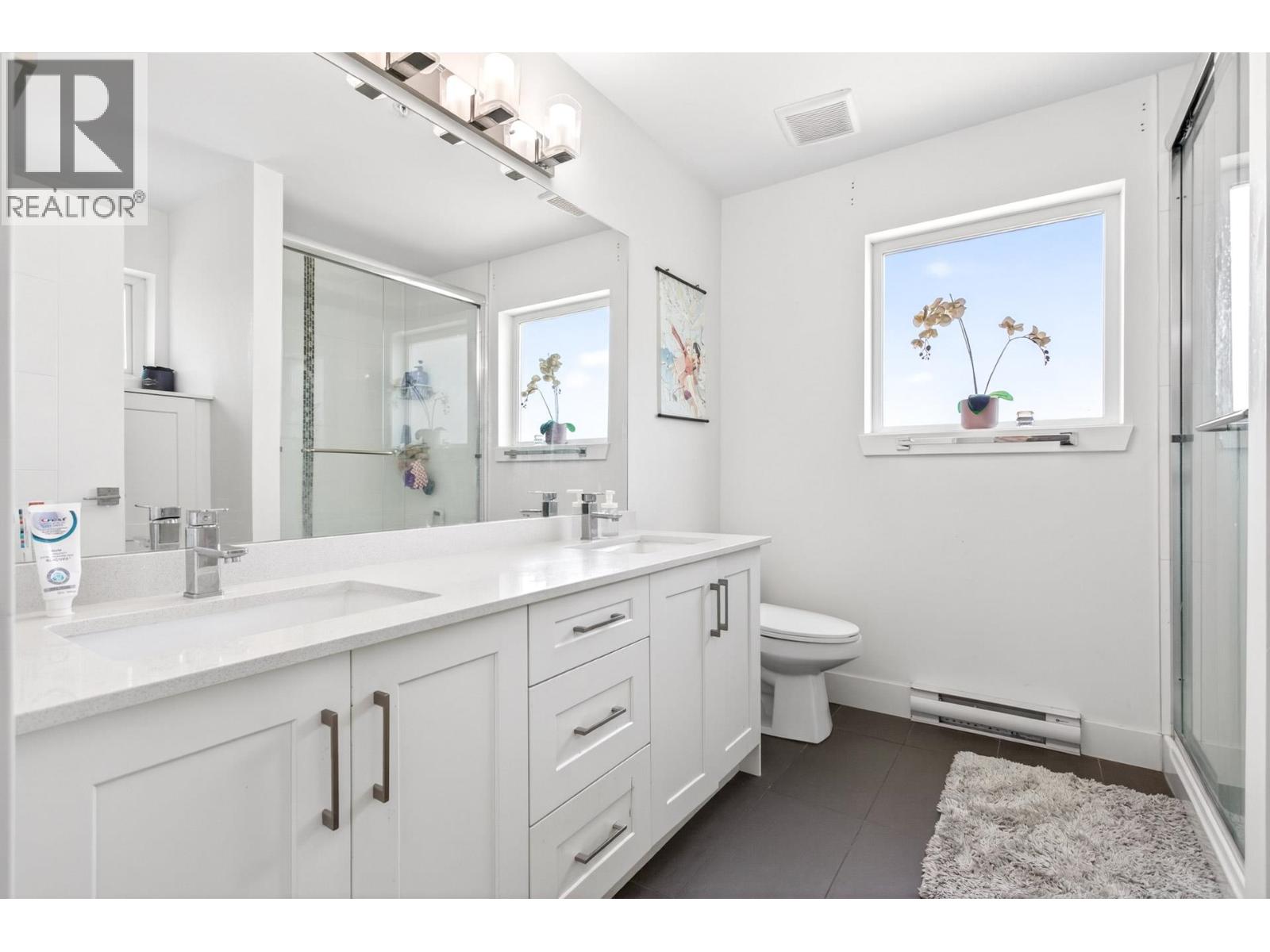 403 22577 Royal Crescent Property Photo 16