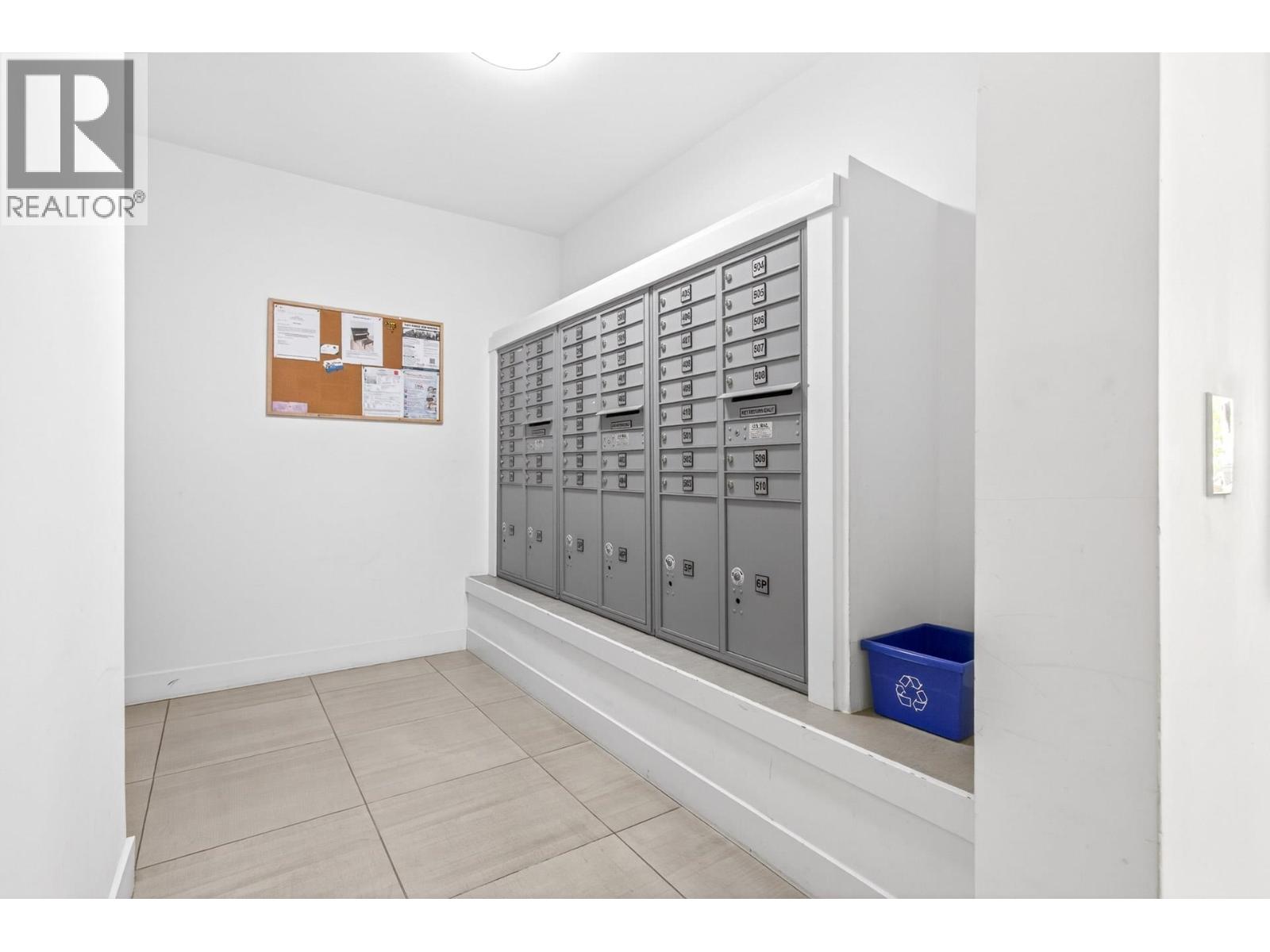 403 22577 Royal Crescent Property Photo 24