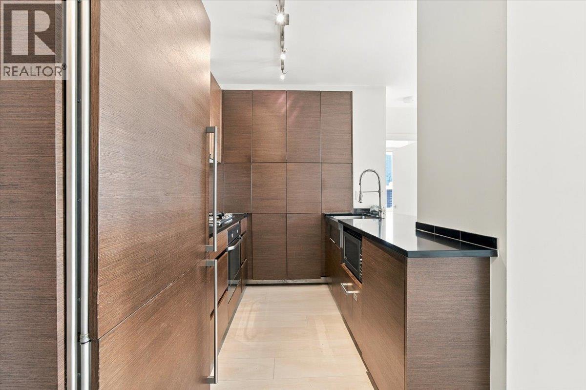 2404 565 Smithe Street Property Photo 5
