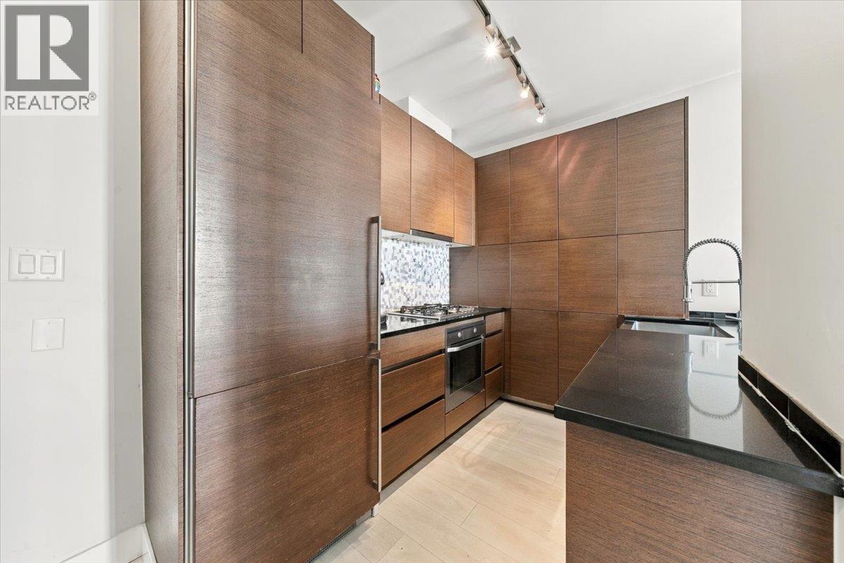 2404 565 Smithe Street Property Photo 6