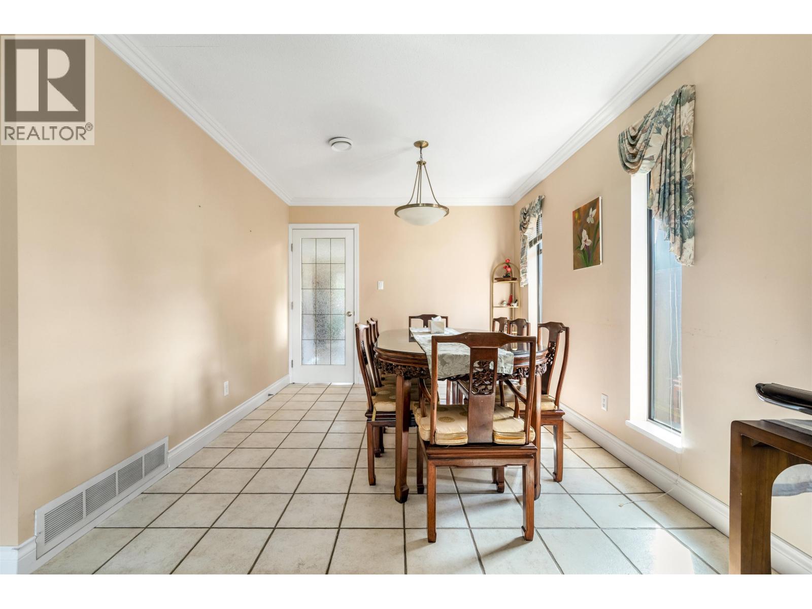 10660 Canso Crescent Property Photo 5