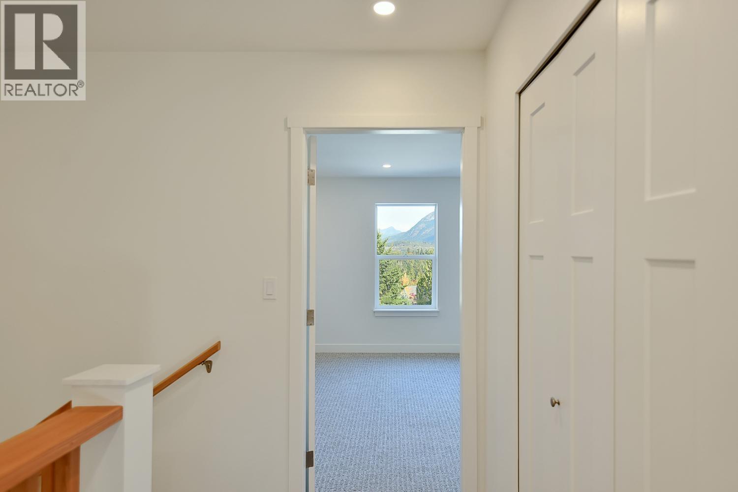 5825 Trail Avenue Property Photo 21
