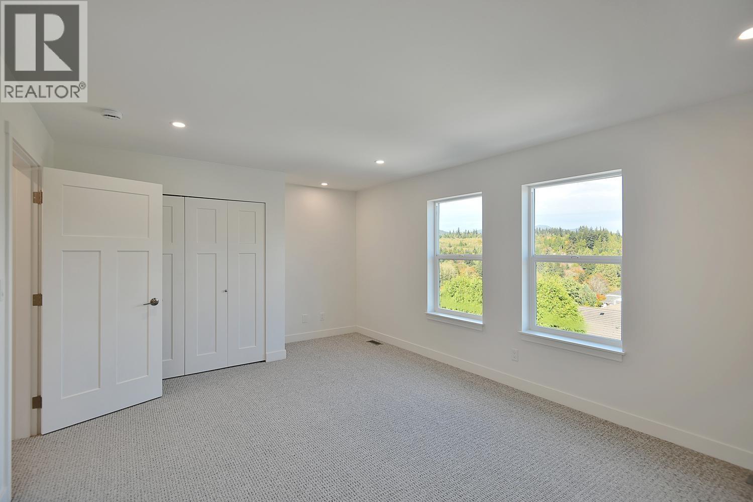 5825 Trail Avenue Property Photo 24