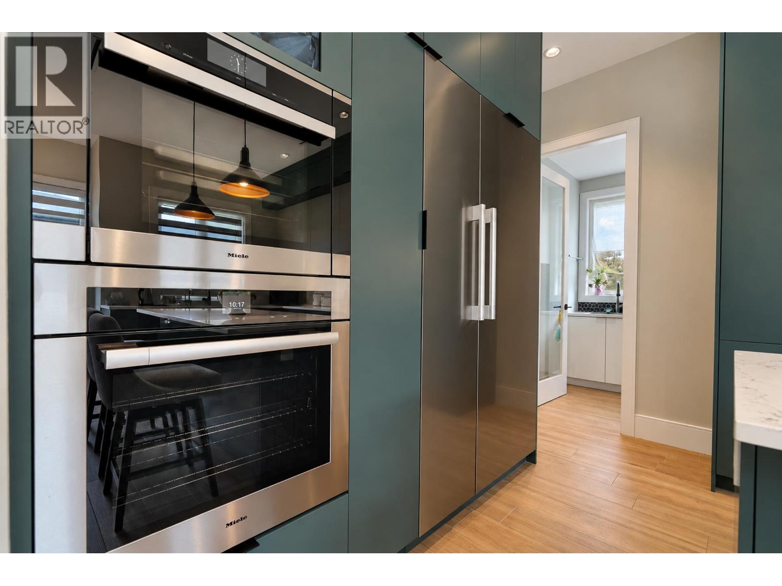 6376 Burns Street Property Photo 12