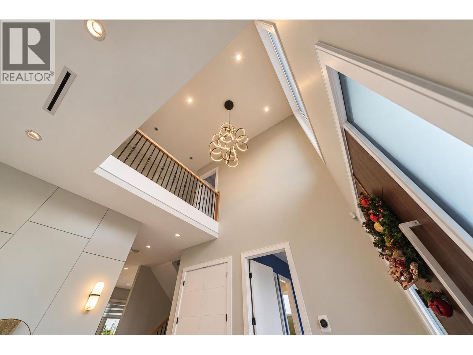 6376 Burns Street Property Photo 17