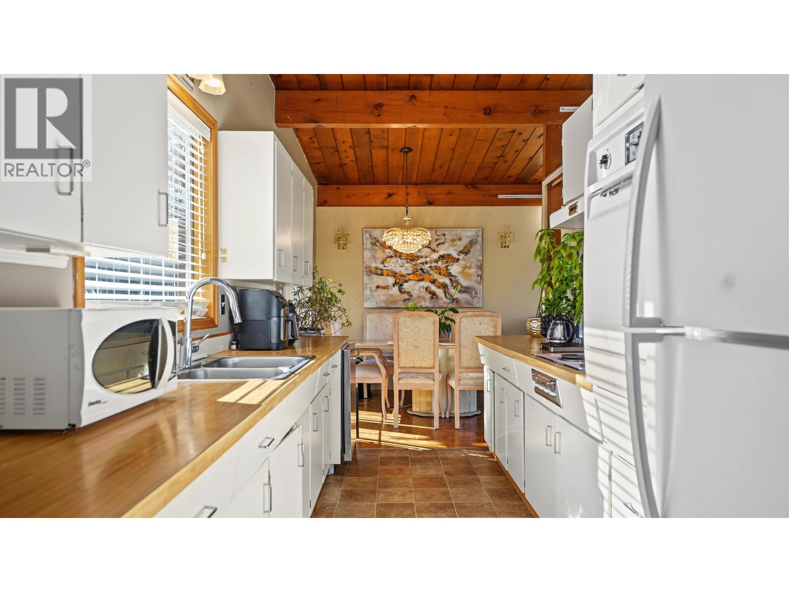 2206 Pinecrest Avenue Property Photo 7