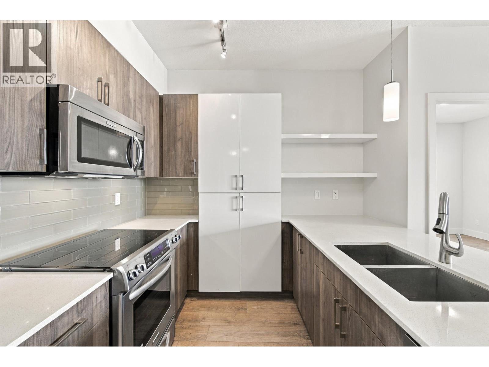 410 630 Como Lake Avenue Property Photo 1