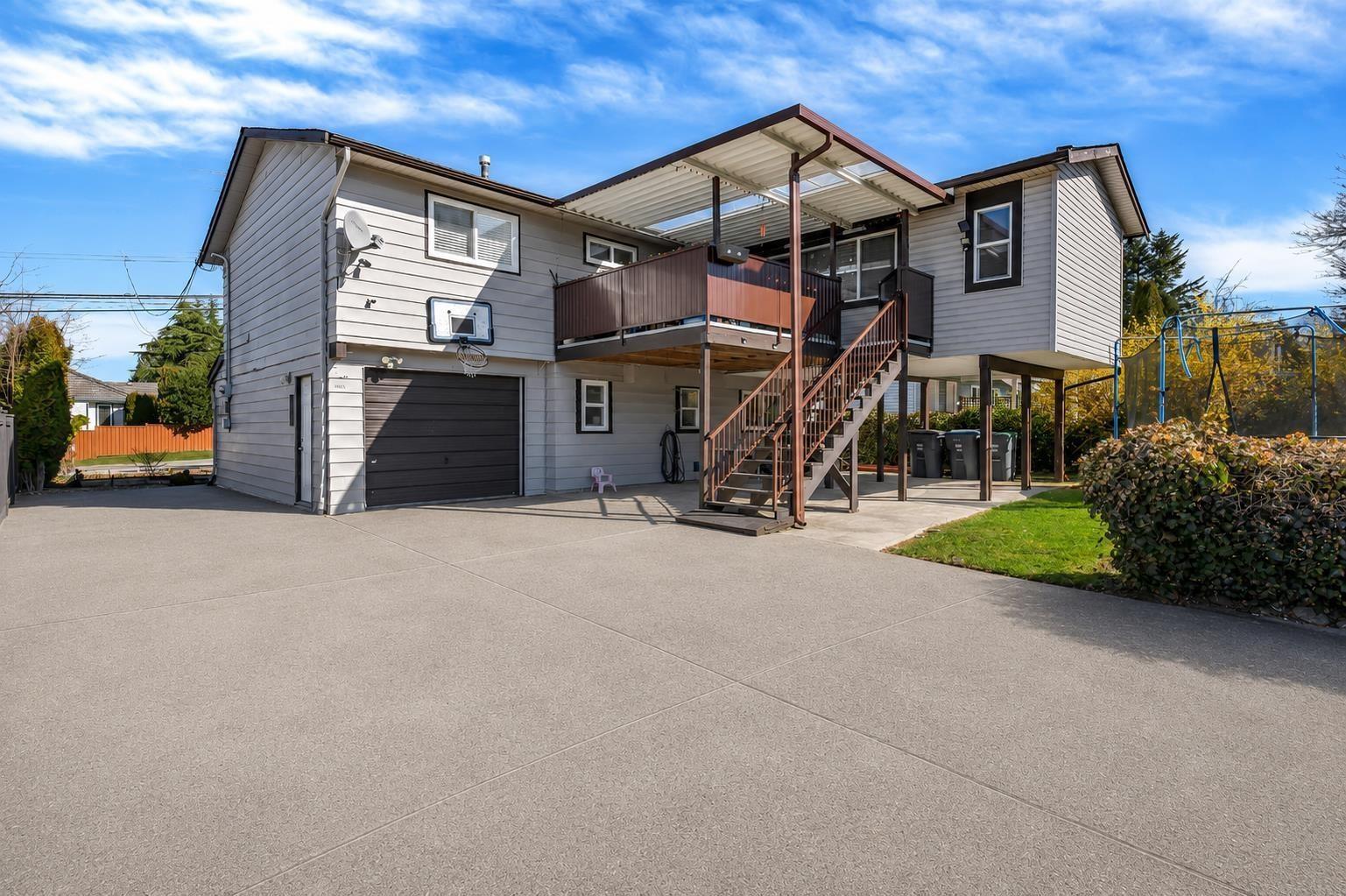 18240 64 Avenue Property Photo 1
