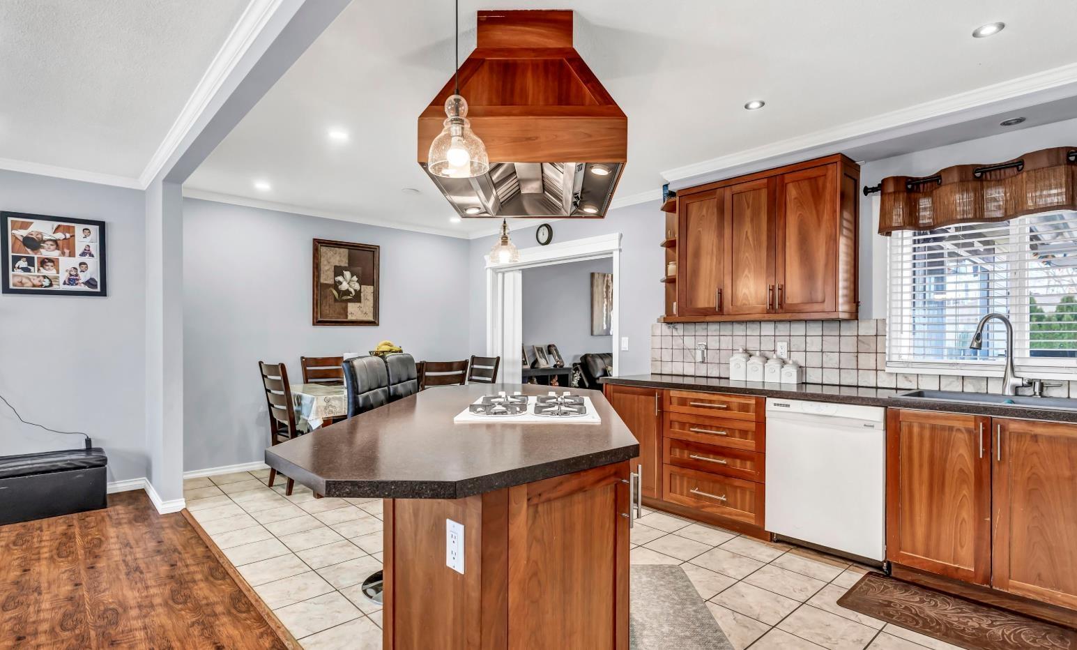 18240 64 Avenue Property Photo 9