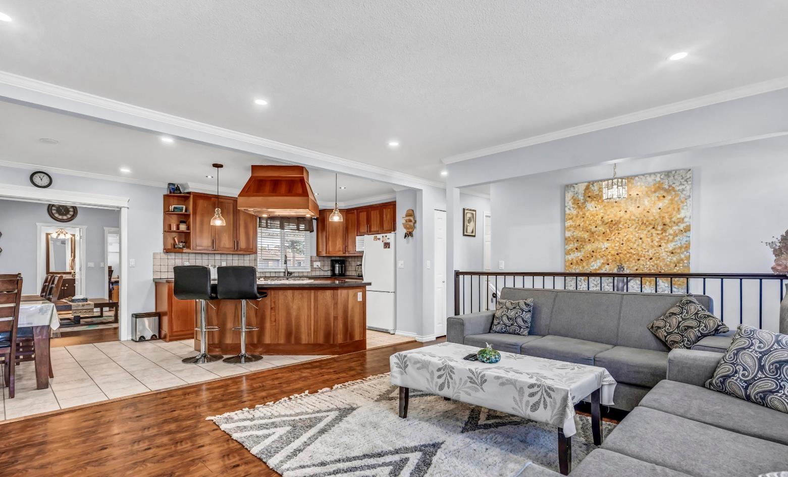 18240 64 Avenue Property Photo 12