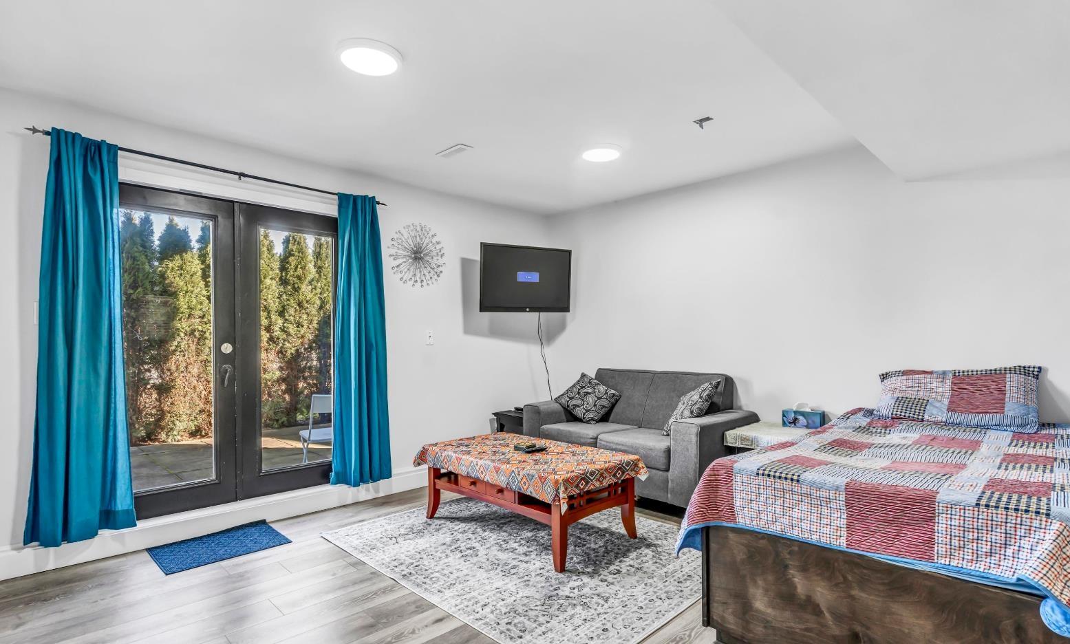 18240 64 Avenue Property Photo 19