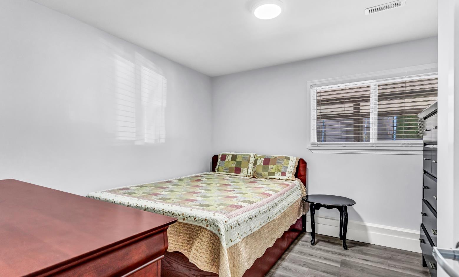 18240 64 Avenue Property Photo 23