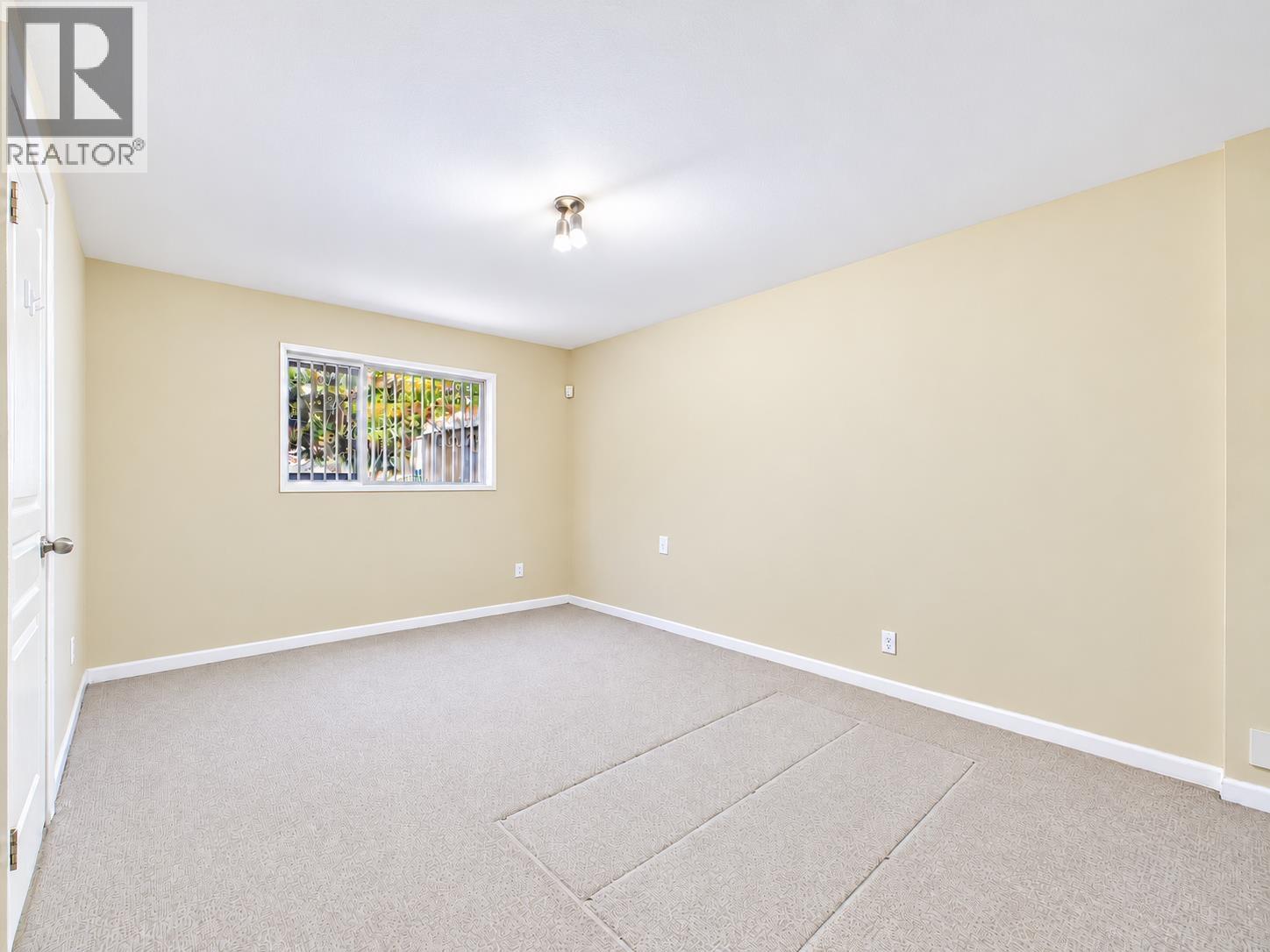 825 Everett Crescent Property Photo 25