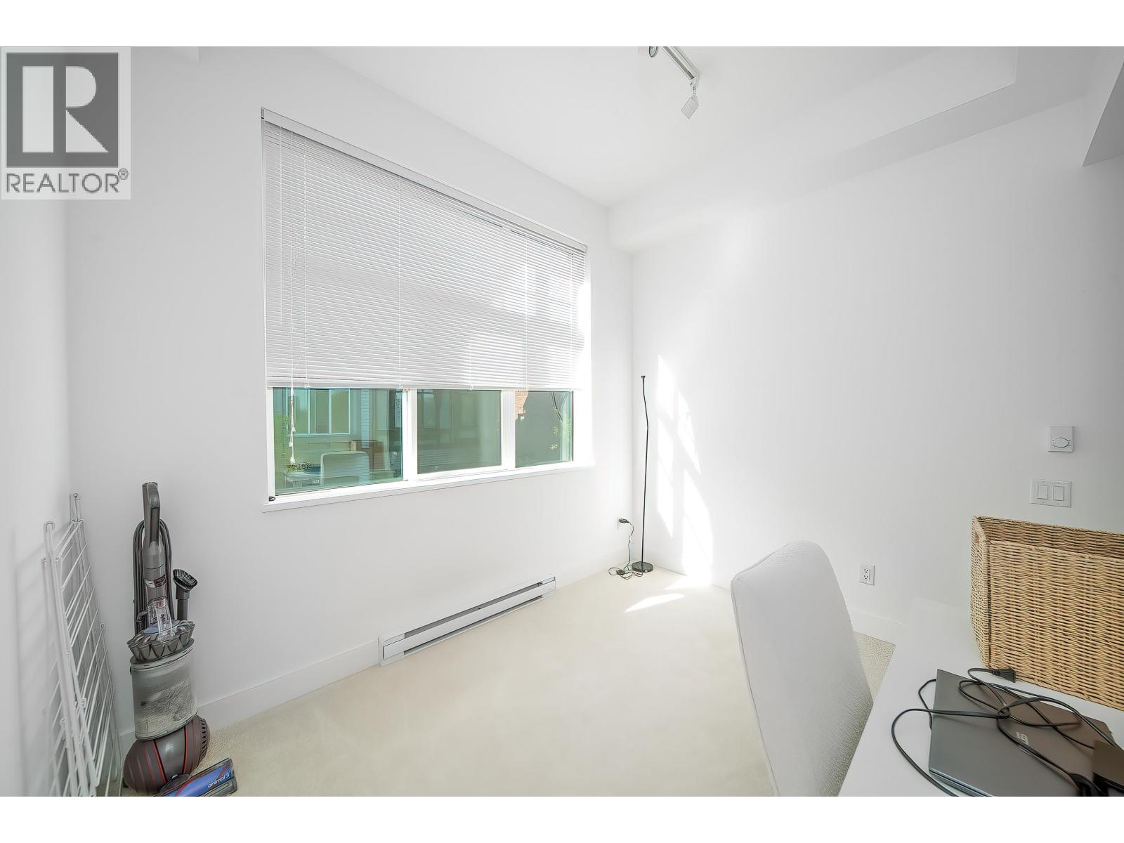 59 3552 Victoria Drive Property Photo 14