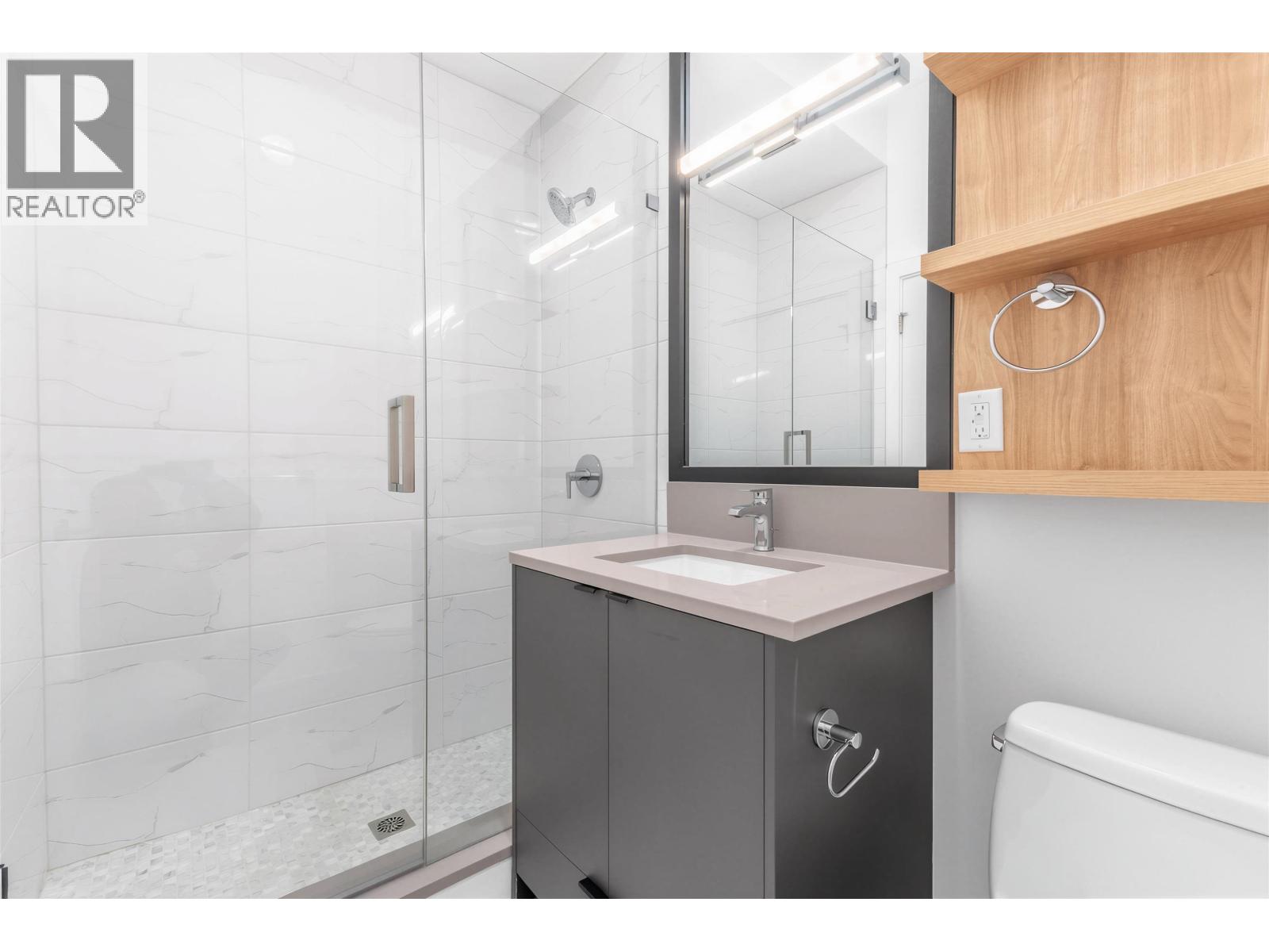 7353 Oak Street Property Photo 10