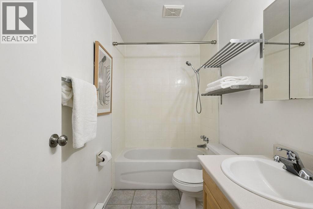 2 224 E 12th Avenue Property Photo 17