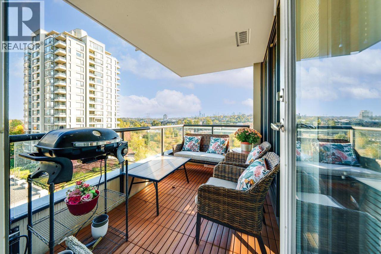 906 4118 Dawson Street Property Photo 10