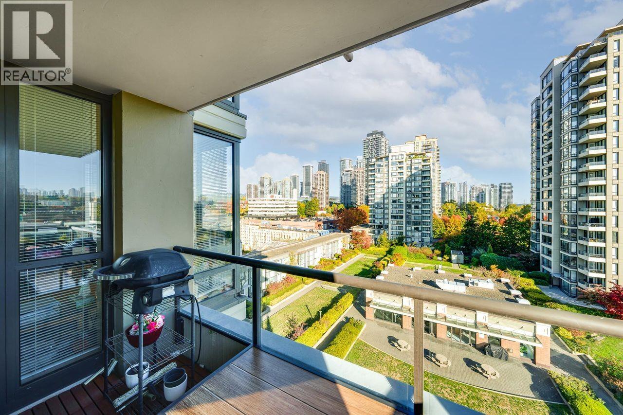 906 4118 Dawson Street Property Photo 11