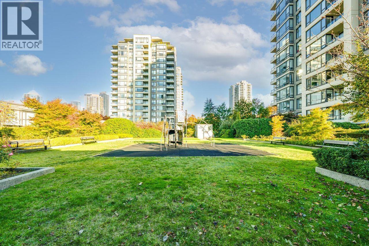 906 4118 Dawson Street Property Photo 23