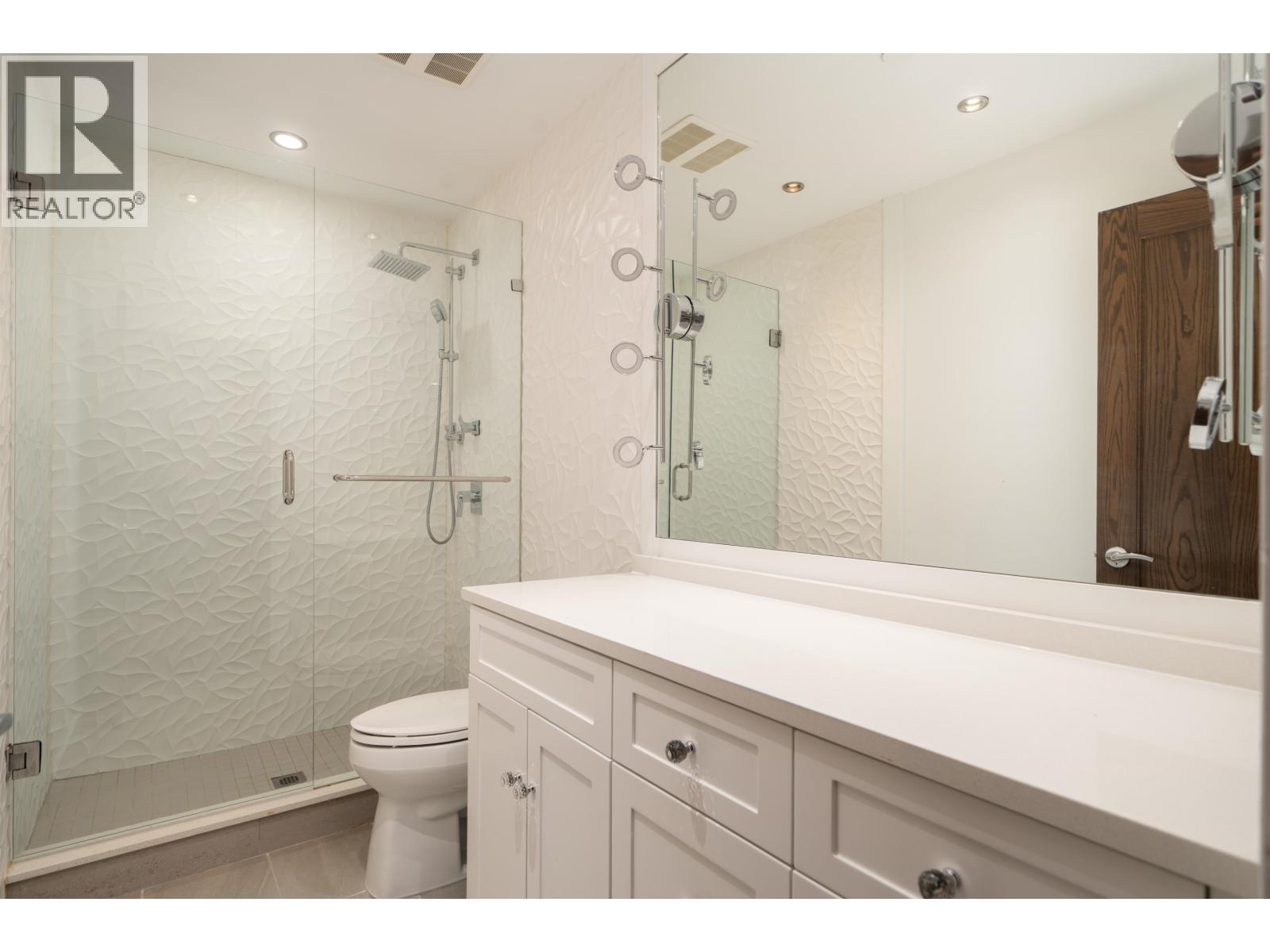 985 Eyremount Drive Property Photo 27