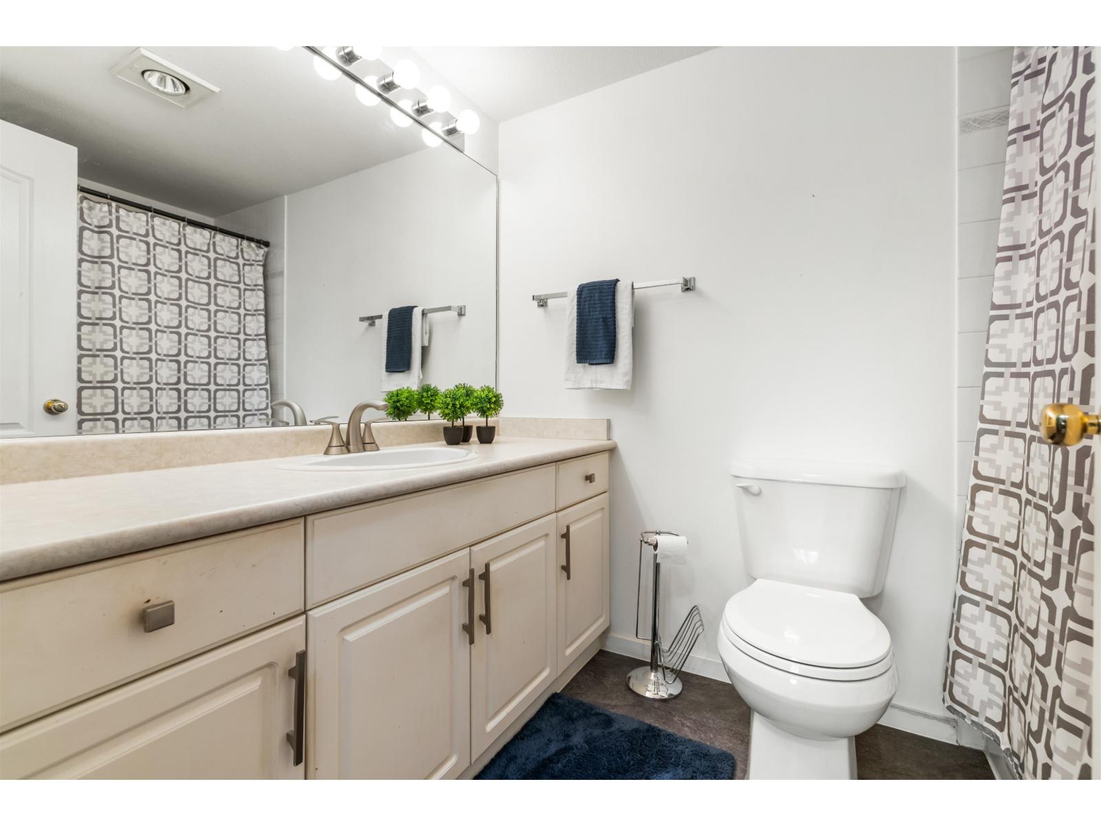 307 33728 King Road Property Photo 16