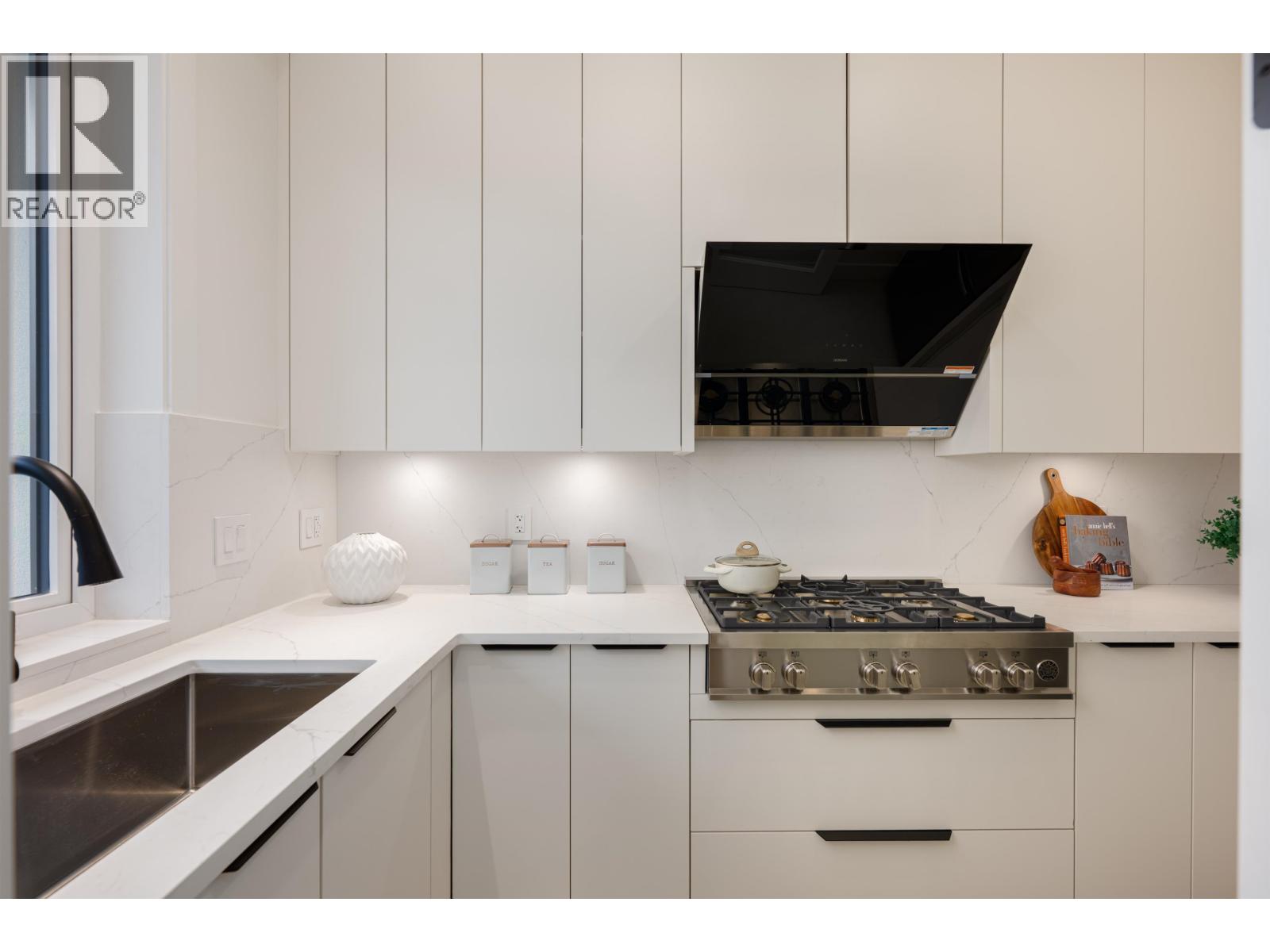 3651 Bowen Drive Property Photo 15