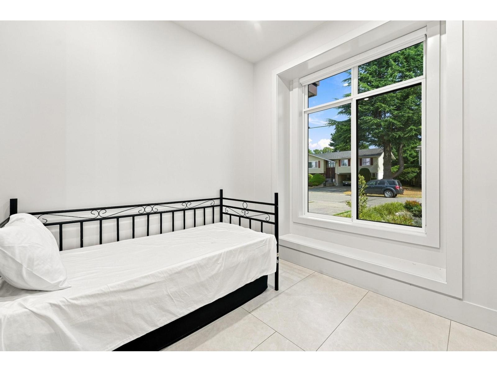 8019 113b Street Property Photo 12