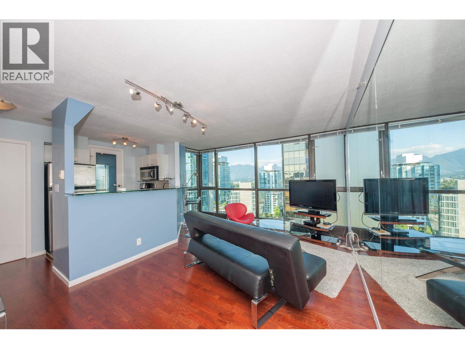 910 1367 Alberni Street Property Photo 5