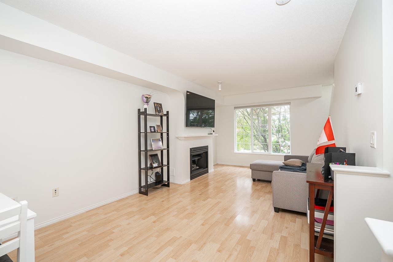 85 8775 161 Street Property Photo 5