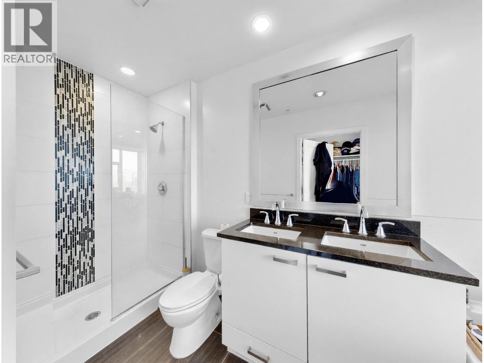 865 2080 W Broadway Property Photo 16