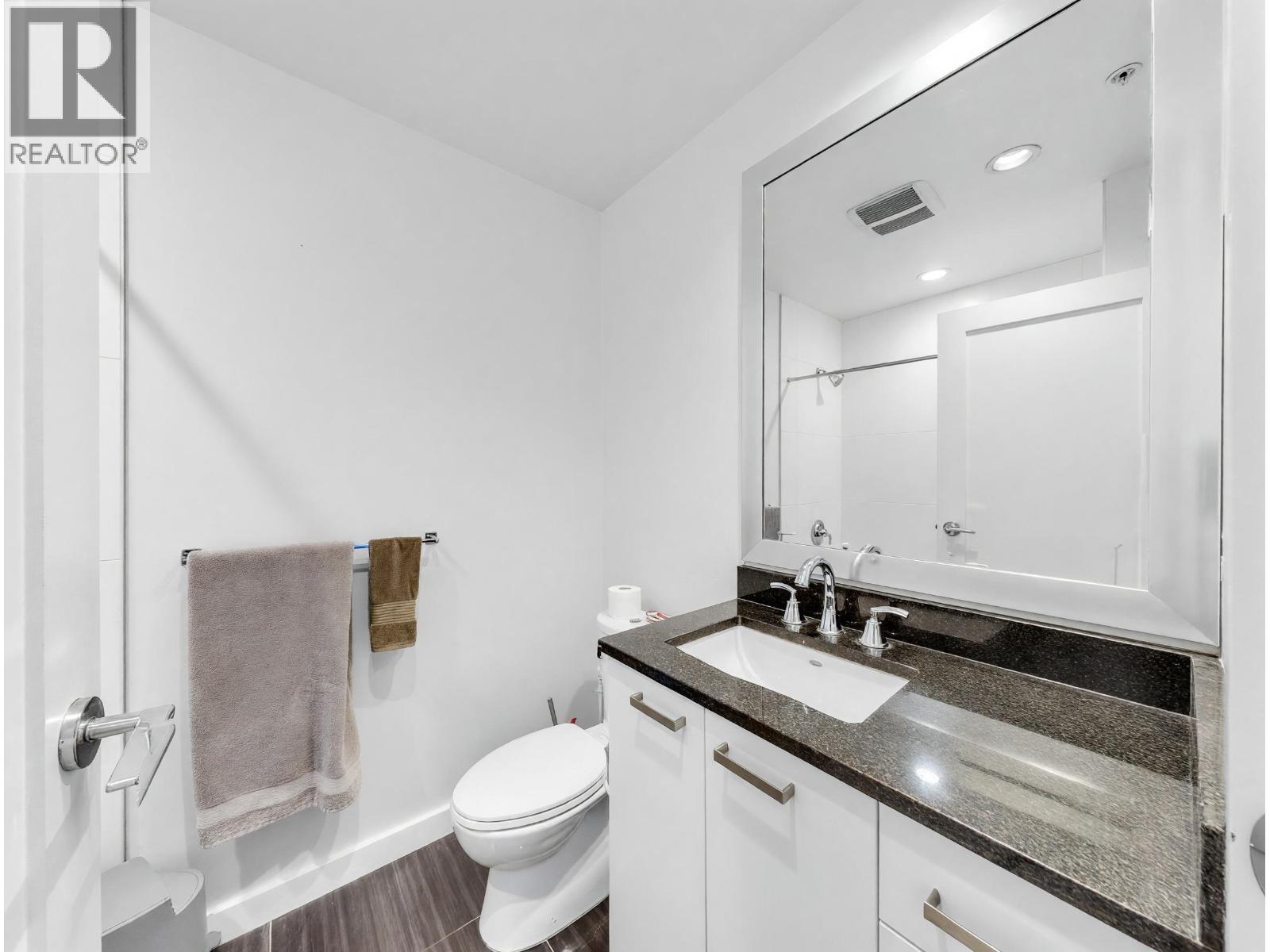 865 2080 W Broadway Property Photo 20