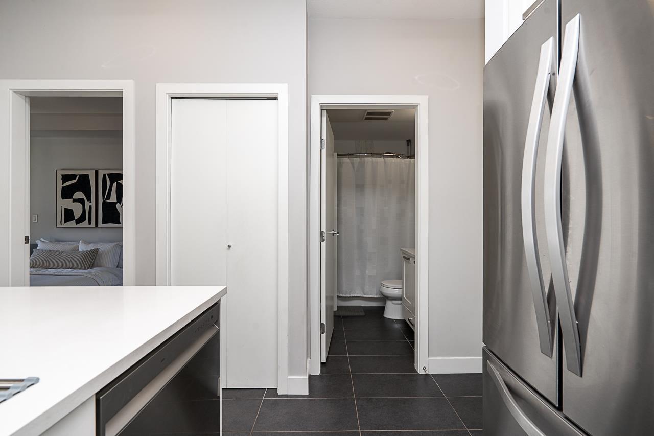 405 15388 105 Avenue Property Photo 12