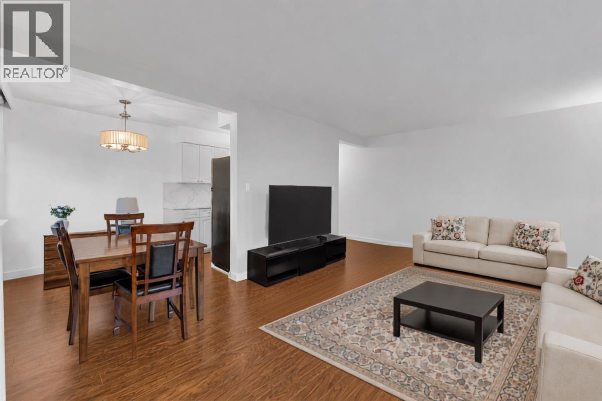 1 1420 Chesterfield Avenue Property Photo 6
