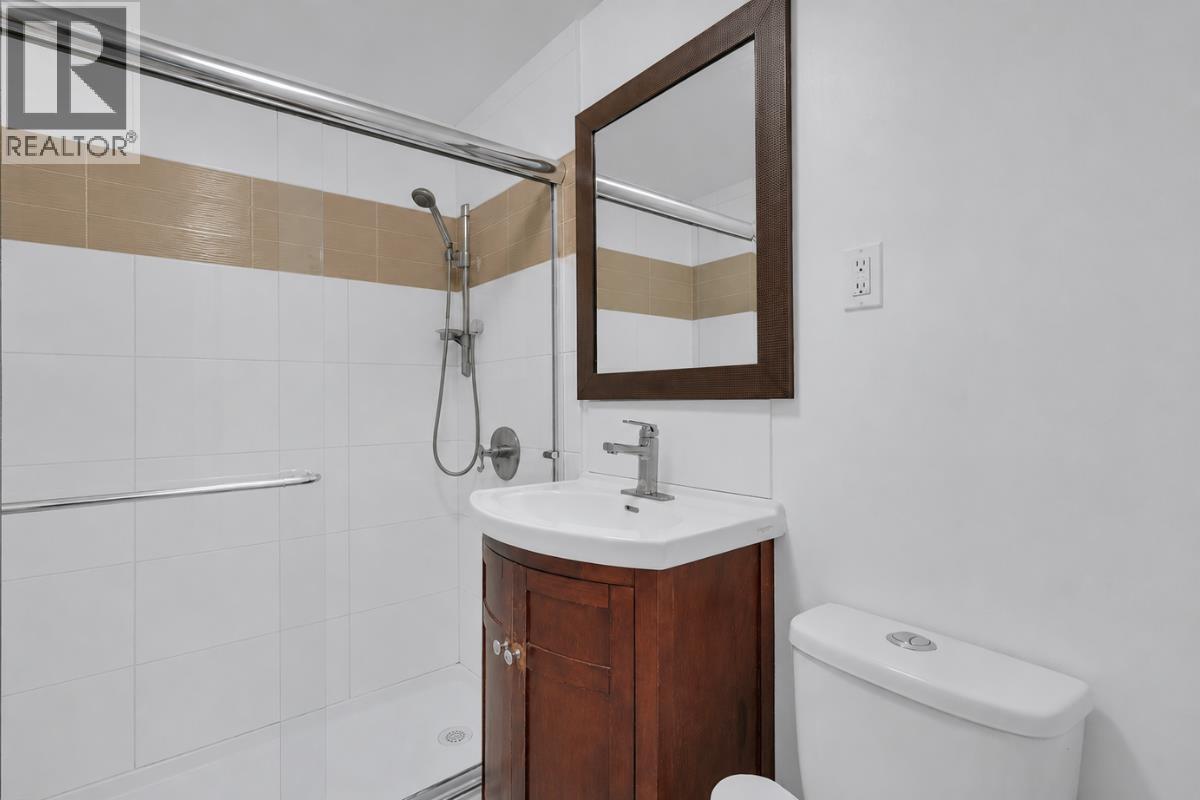 1 1420 Chesterfield Avenue Property Photo 12
