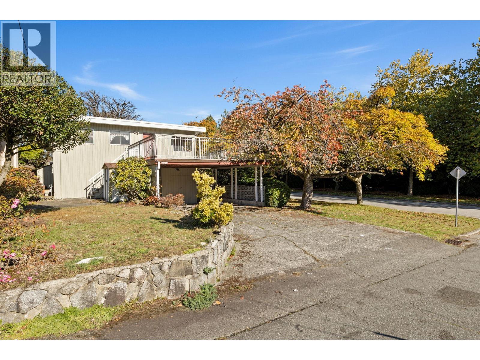 7649 Vivian Drive Property Photo 10