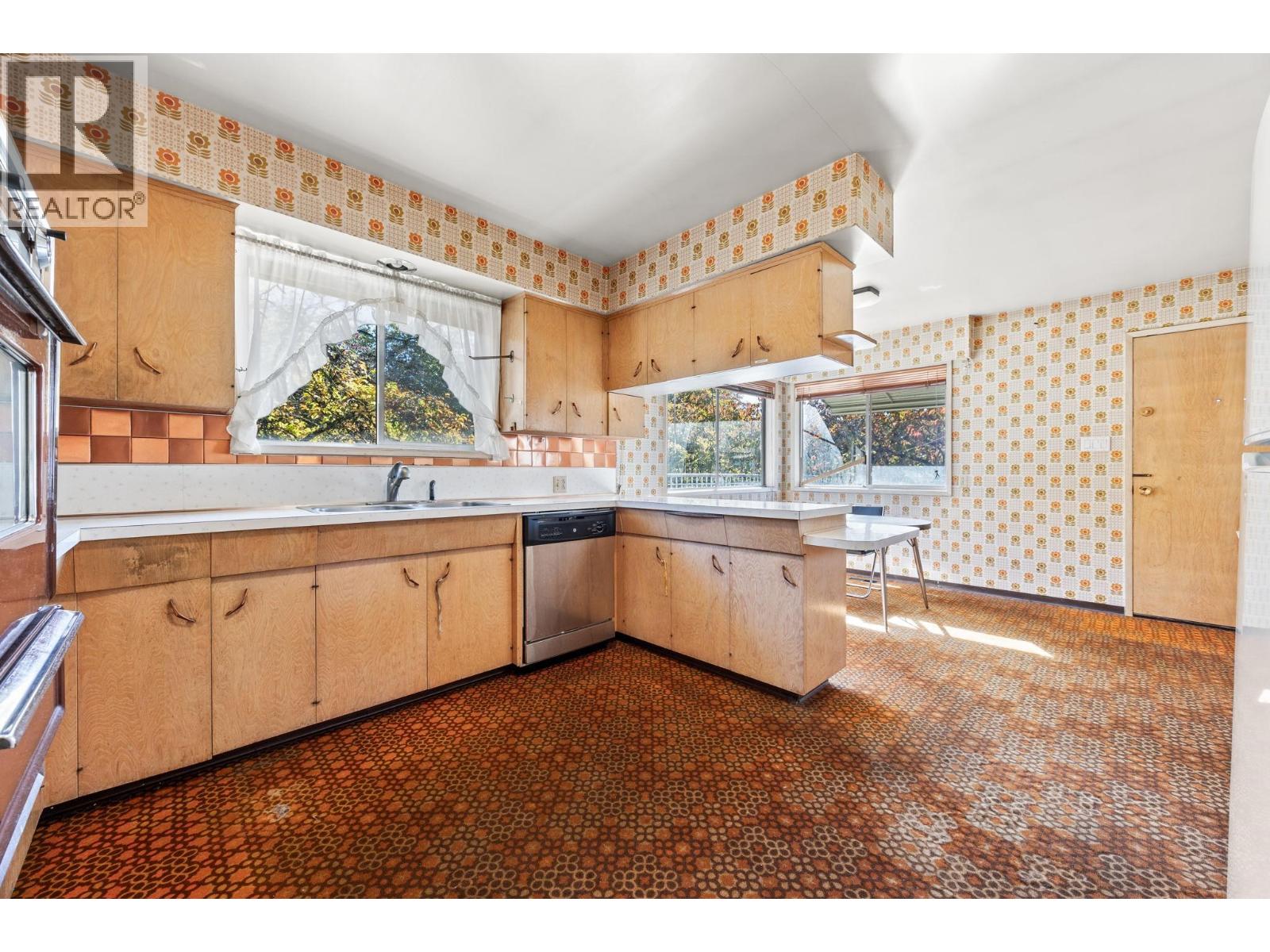 7649 Vivian Drive Property Photo 18