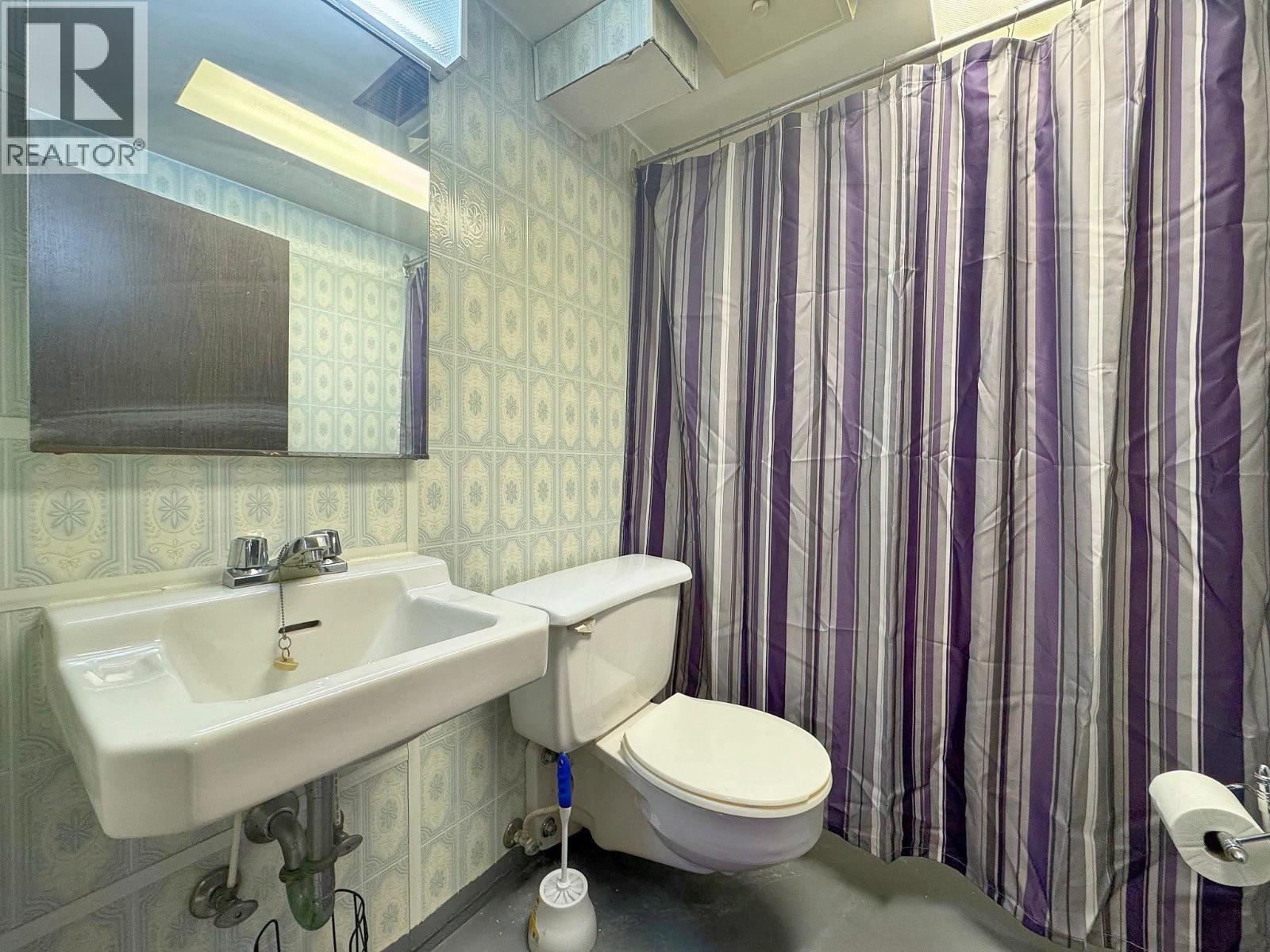 4075 Fourth Avenue Property Photo 28