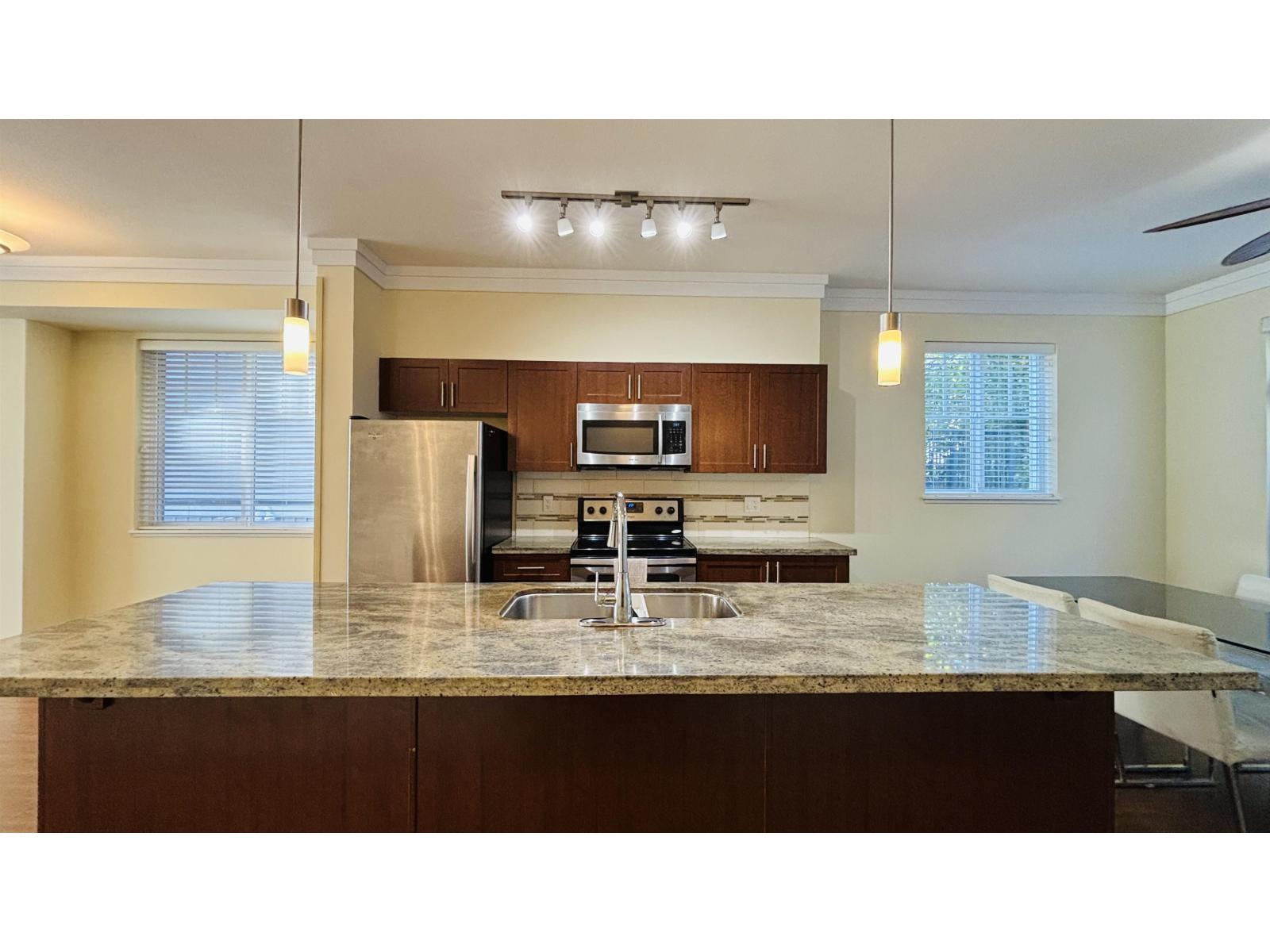 24 14356 63a Avenue Property Photo 11