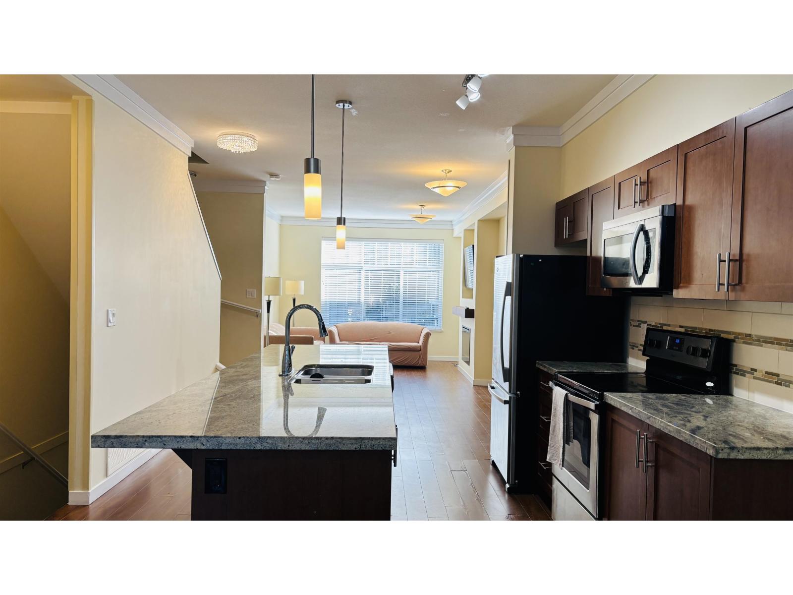 24 14356 63a Avenue Property Photo 12