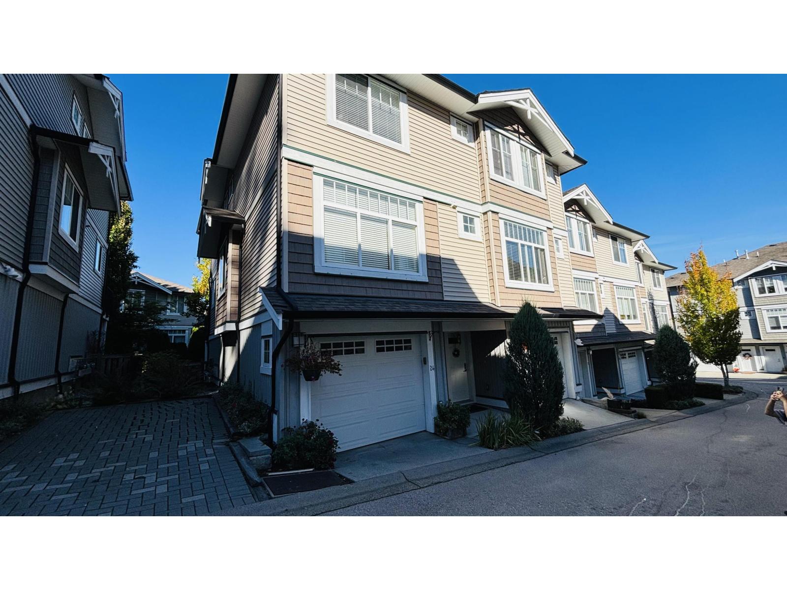 24 14356 63a Avenue Property Photo 30