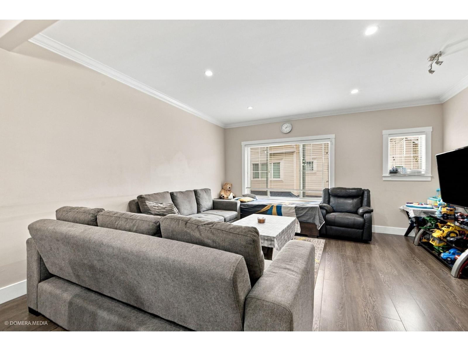 25 19097 64 Avenue Property Photo 11