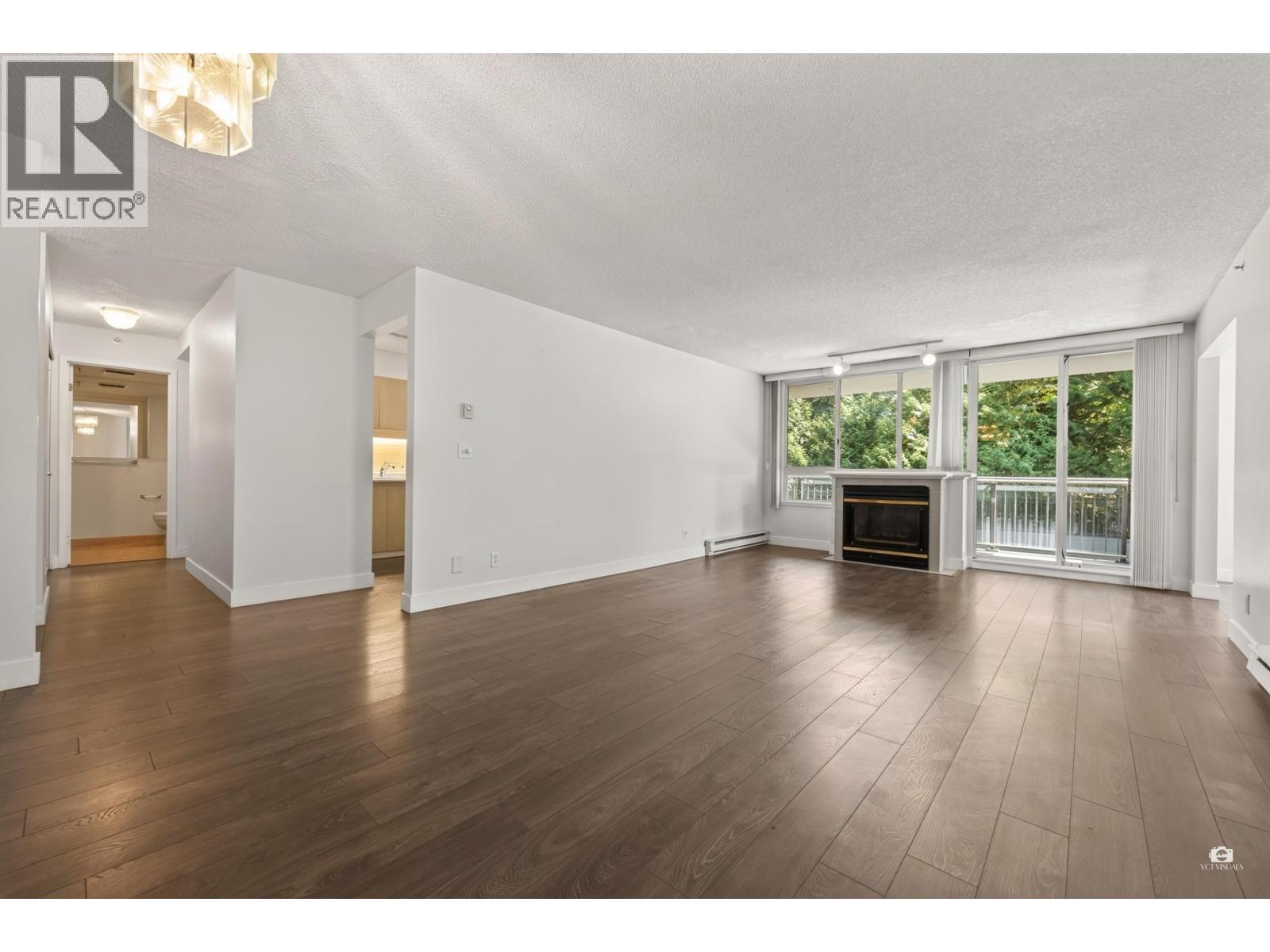 204 555 Austin Avenue Property Photo 2
