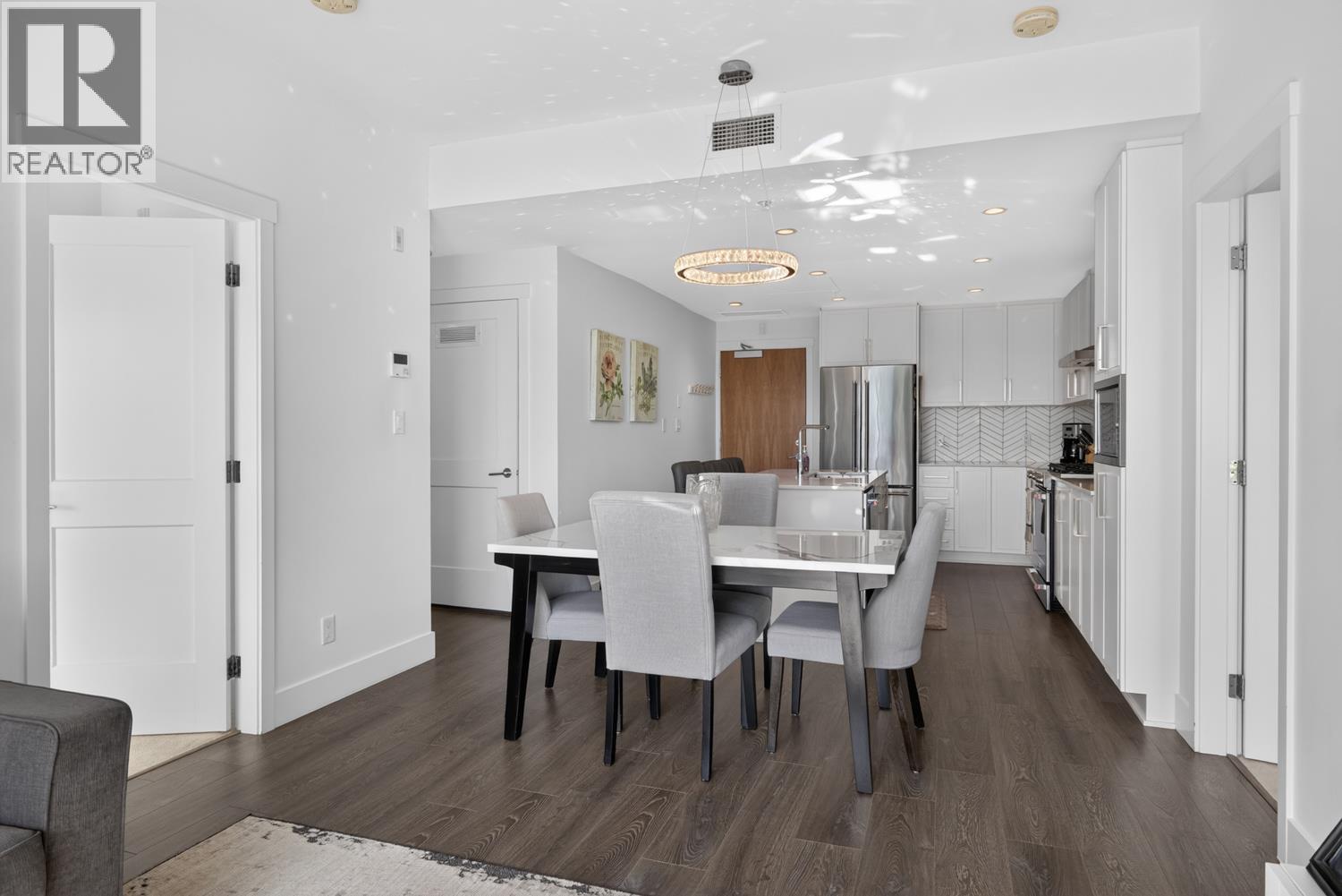 508 4477 Hastings Street Property Photo 6