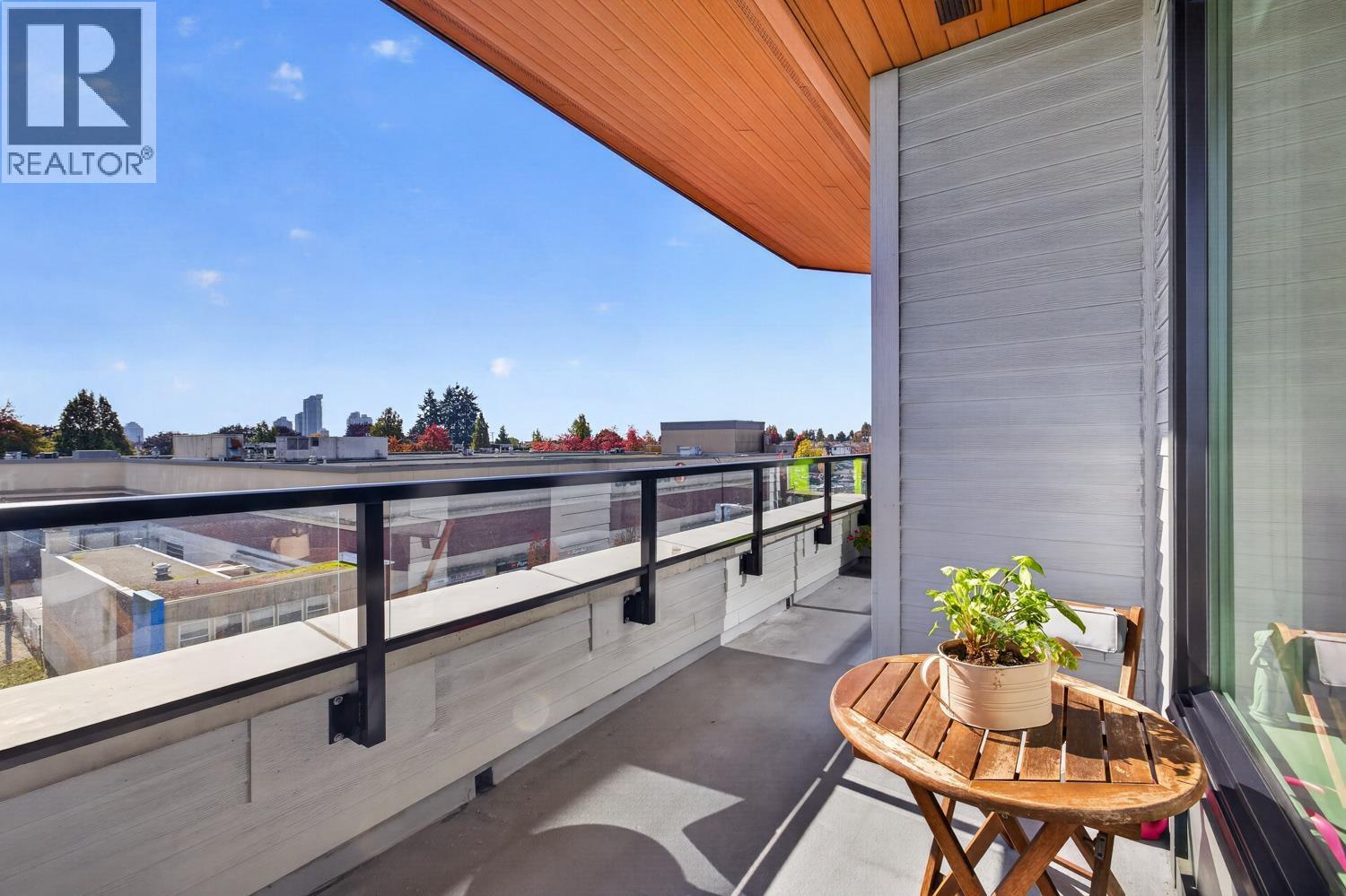 508 4477 Hastings Street Property Photo 10