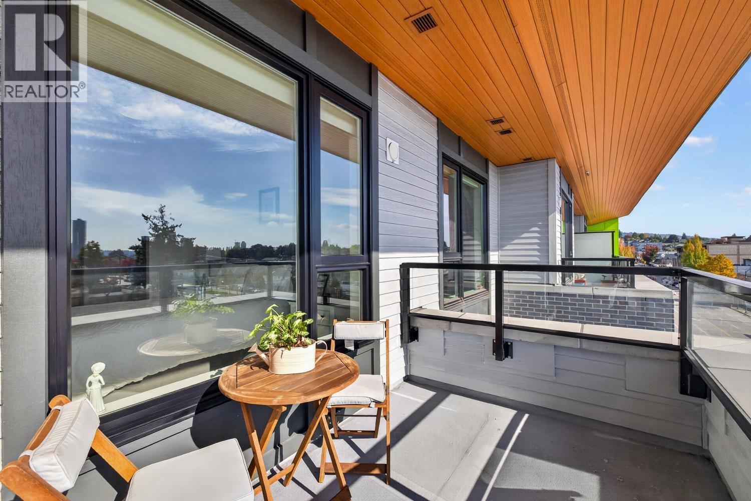 508 4477 Hastings Street Property Photo 13