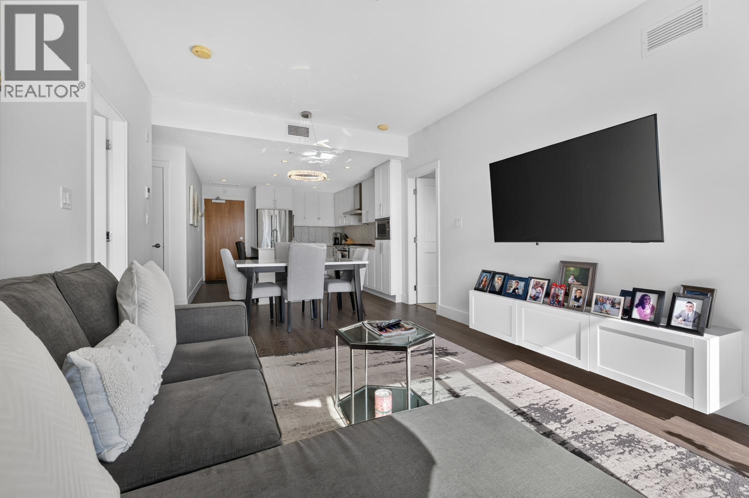 508 4477 Hastings Street Property Photo 15