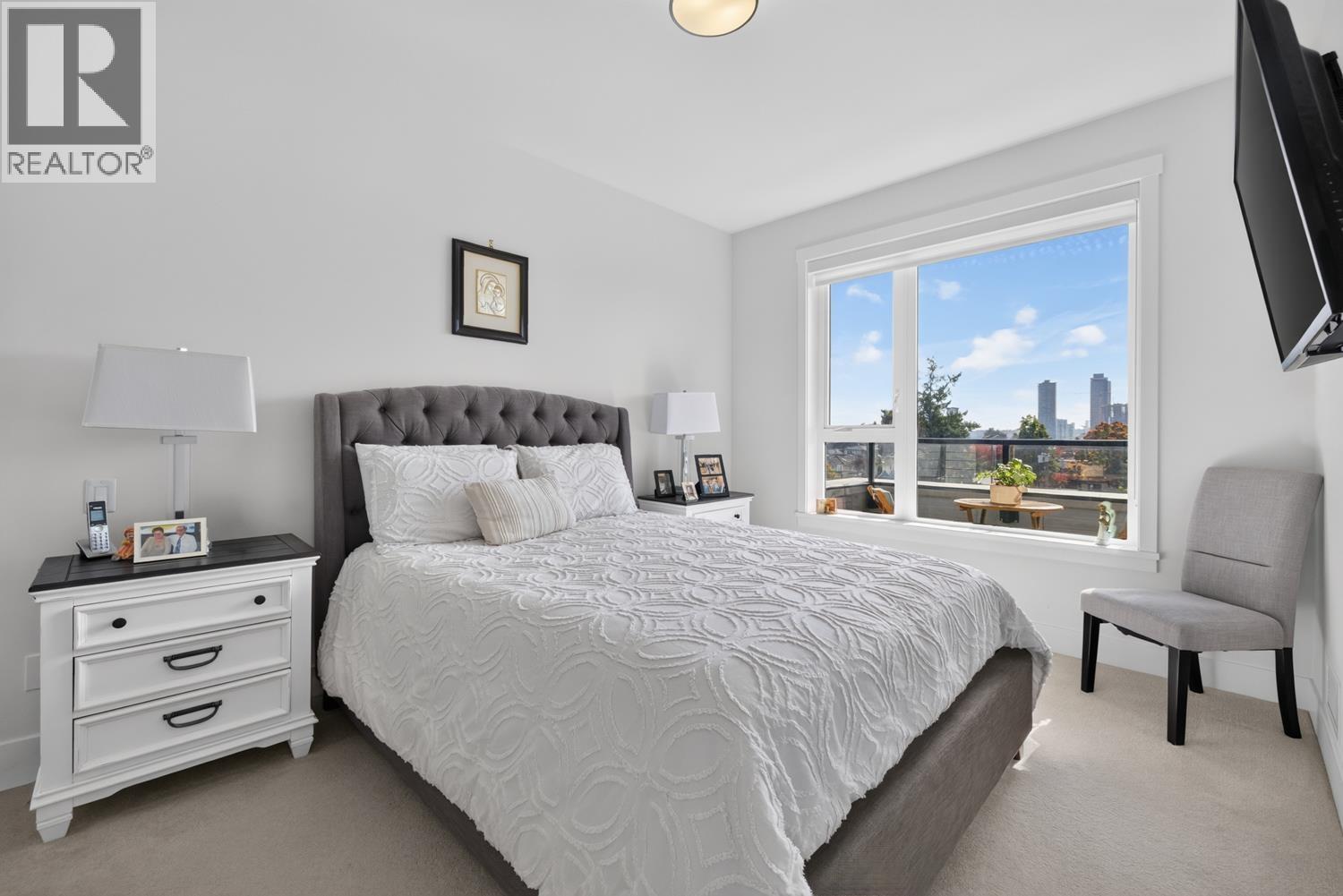 508 4477 Hastings Street Property Photo 17