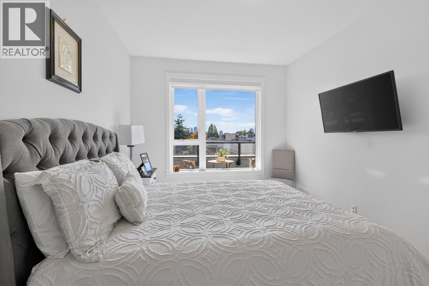508 4477 Hastings Street Property Photo 18